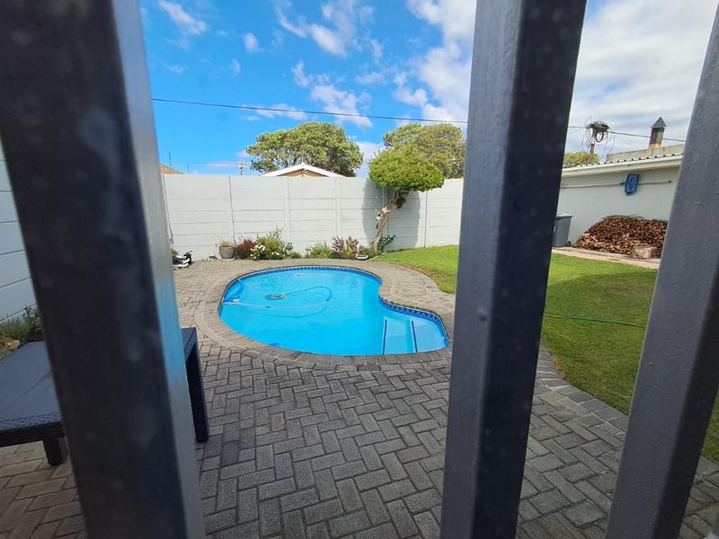 4 Bedroom Property for Sale in Richmond Estate Western Cape